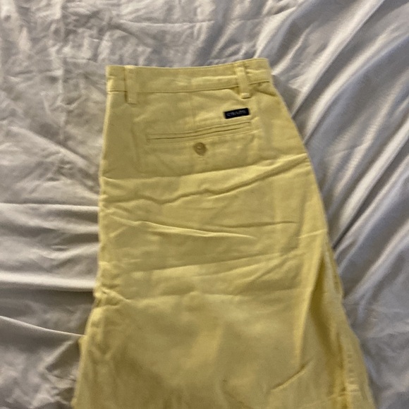 Mens chap shorts used in faded yellow size 38 with 9" inseam - Picture 3 of 4